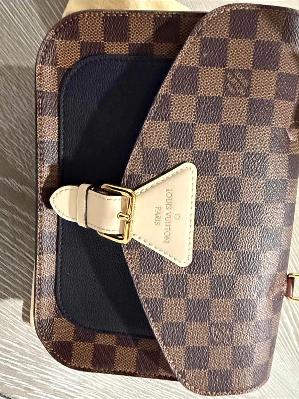 Louis Vuitton Brown Checkered Crossbody with Black Panel and Cream Buckle - Picture 6 of 14